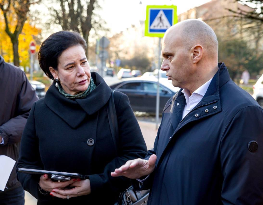 Елена Дятлова: Вместе с губернатором проверили, как ведутся работы на двух городских объектах Елена Дятлова: Вместе с губернатором проверили, как ведутся работы на двух городских объектах