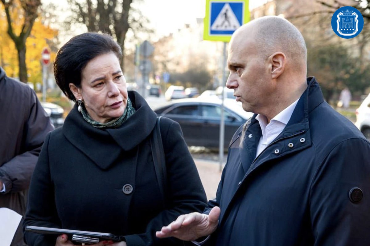 Алексей Беспрозванных проверил, как идут работы по ремонту тротуаров и обновлению трамвайной инфраструктуры в Калининграде Алексей Беспрозванных проверил, как идут работы по ремонту тротуаров и обновлению трамвайной инфраструктуры в Калининграде