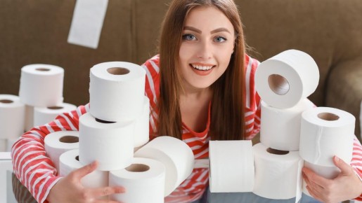 Вот зачем хозяйки держат на кухне туалетную бумагу: экономят кучу времени