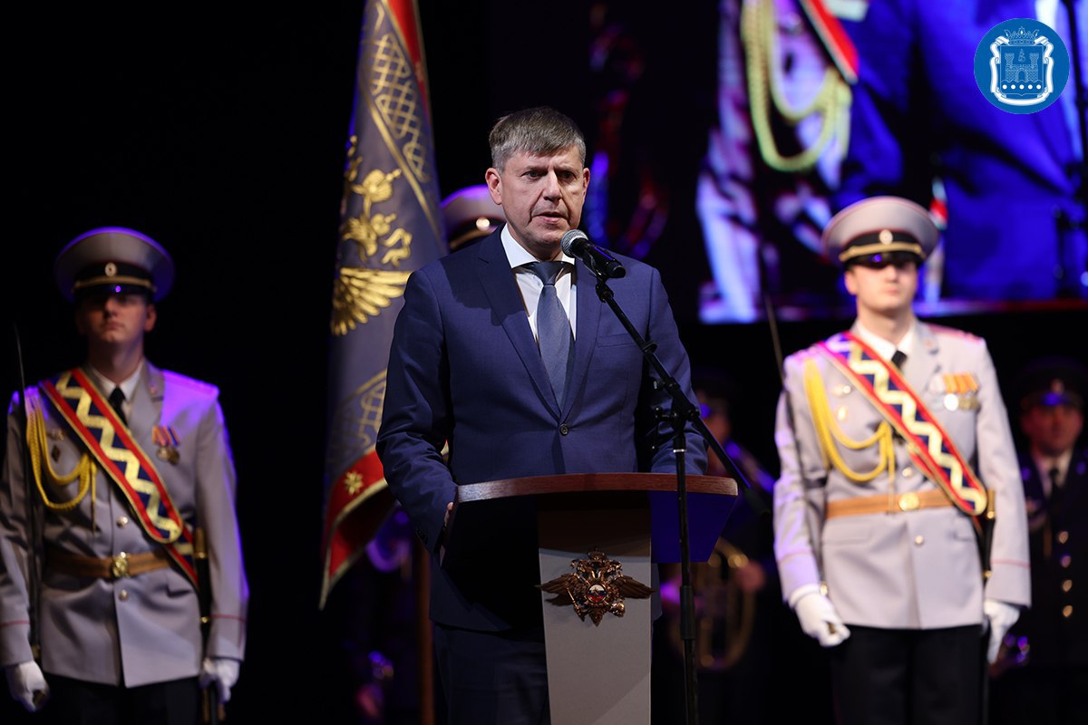 В Калининграде наградили сотрудников органов внутренних дел В Калининграде наградили сотрудников органов внутренних дел