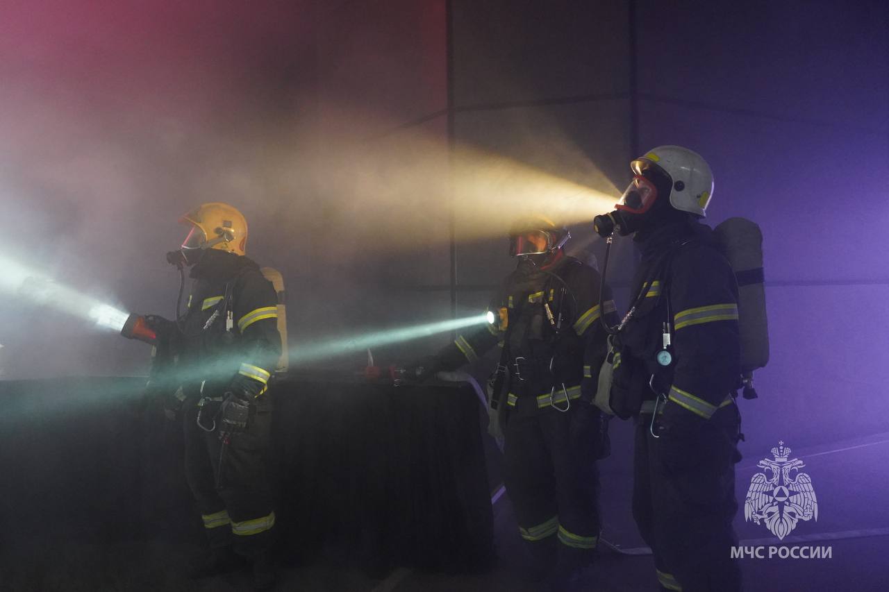 Сотрудники МЧС России провели пожарно-тактические учения в театре эстрады «Янтарь Холл» Сотрудники МЧС России провели пожарно-тактические учения в театре эстрады «Янтарь Холл»