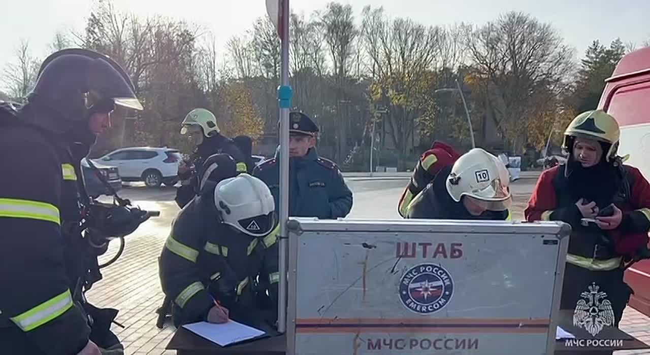 Сотрудники МЧС России провели пожарно-тактические учения в театре эстрады «Янтарь Холл»