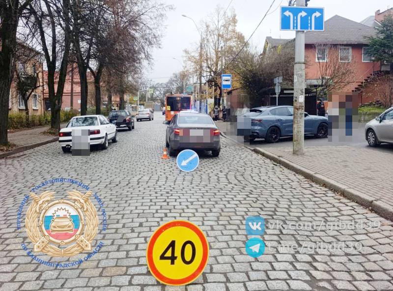 В Калининграде «Лада» атаковала сзади люксовый внедорожник из Италии