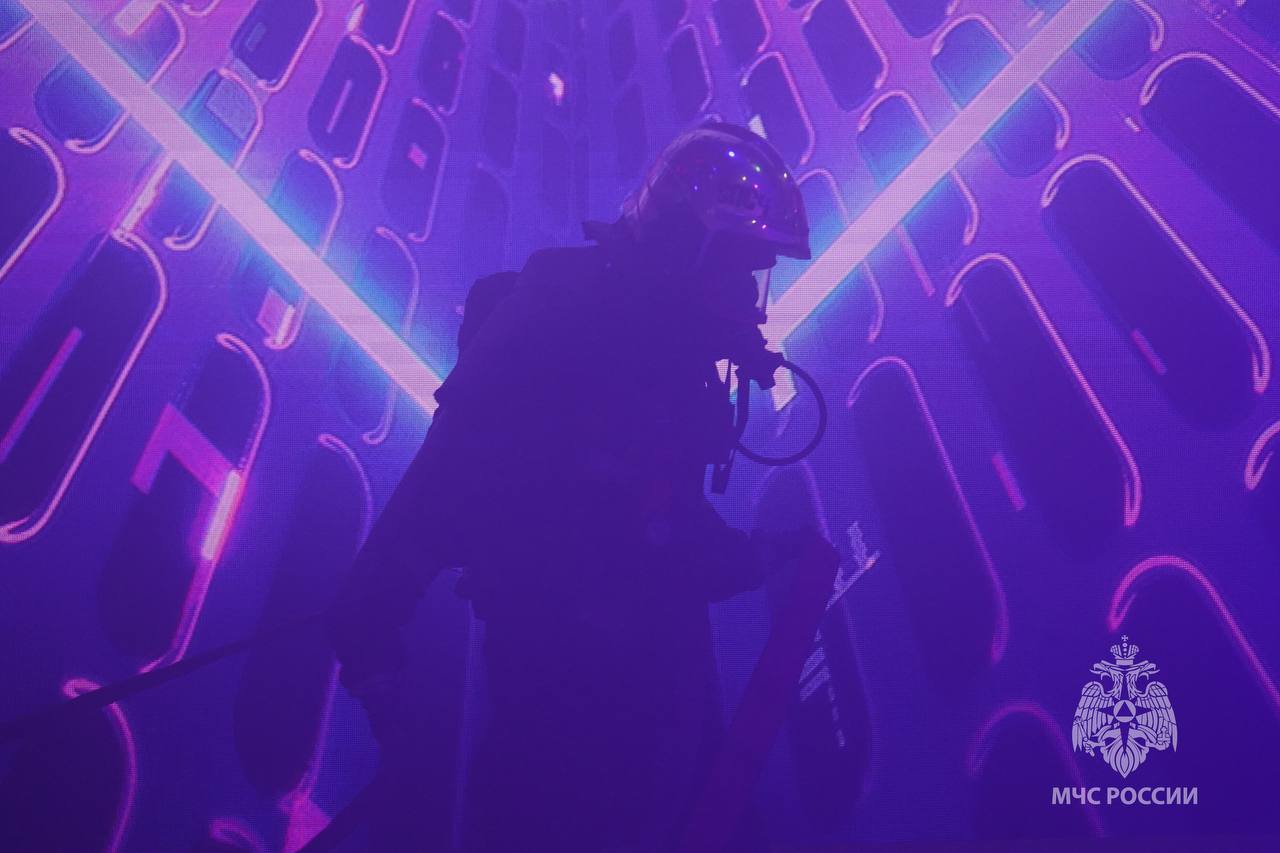 Сотрудники МЧС России провели пожарно-тактические учения в театре эстрады «Янтарь Холл» Сотрудники МЧС России провели пожарно-тактические учения в театре эстрады «Янтарь Холл»