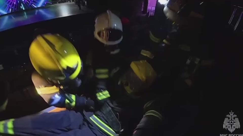 Сотрудники МЧС России провели учения по тушению пожара в театре эстрады «Янтарь Холл»