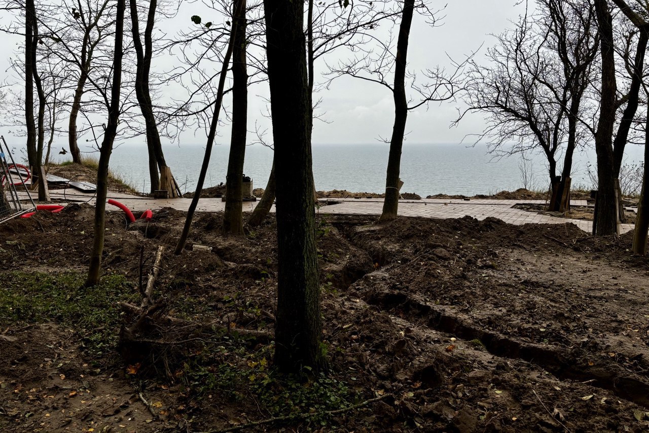 «Тропинки над морем»: в Светлогорске завершают благоустройство новой части парка «Времена года» «Тропинки над морем»: в Светлогорске завершают благоустройство новой части парка «Времена года»