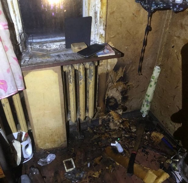 В Балтийске из горящего притона вытащили троих