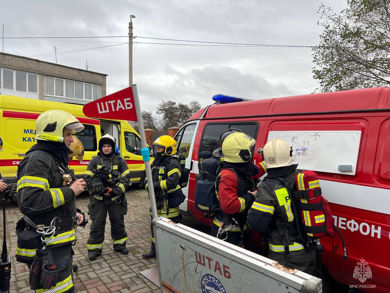 В Пионерске на территории дома-интернета для престарелых и инвалидов «Сосновая усадьба» прошли пожарно-тактические учения В Пионерске на территории дома-интернета для престарелых и инвалидов «Сосновая усадьба» прошли пожарно-тактические учения