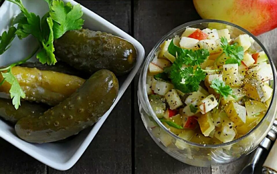 Новая волна вкусов: рецепты салатов с маринованным огурцом