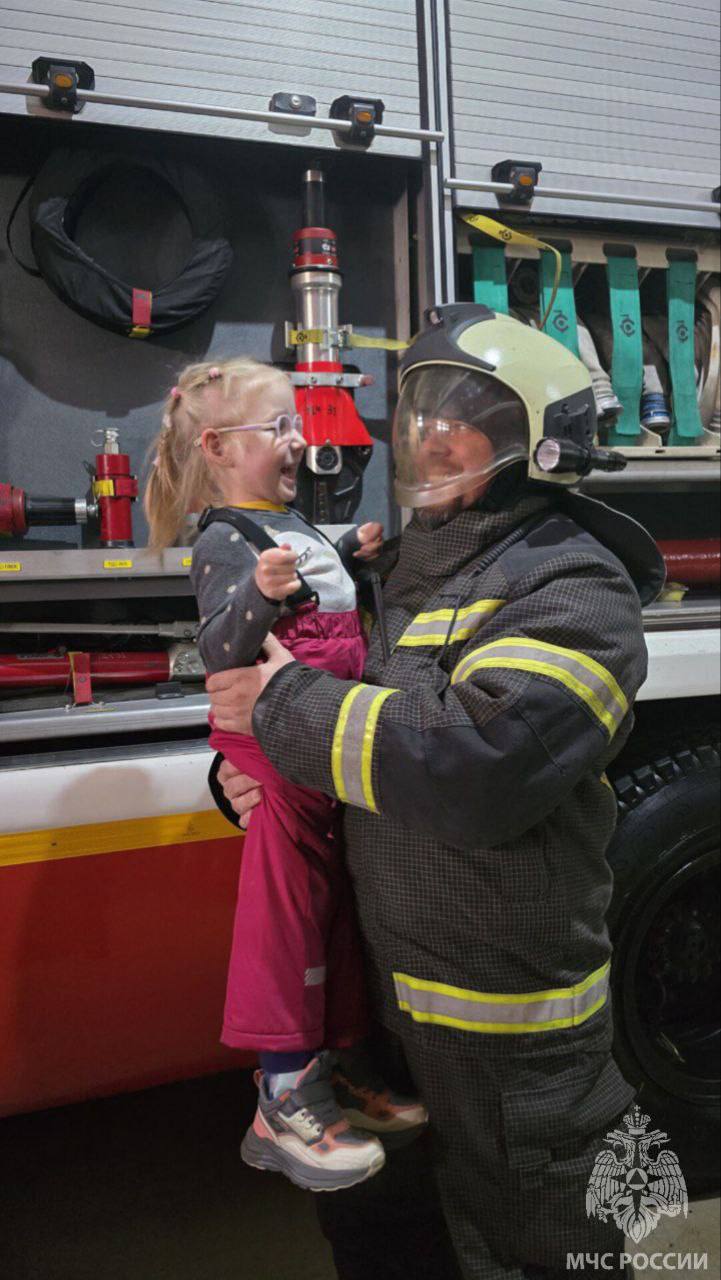 От улыбки стало всем светлей От улыбки стало всем светлей