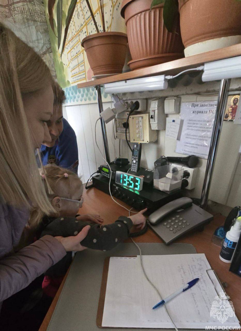 От улыбки стало всем светлей От улыбки стало всем светлей