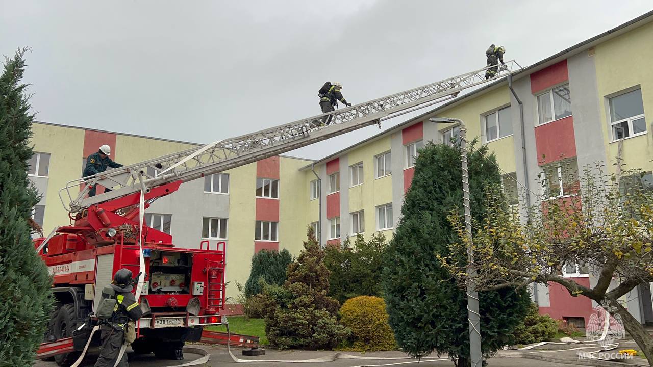 В Пионерске на территории дома-интернета для престарелых и инвалидов «Сосновая усадьба» прошли пожарно-тактические учения В Пионерске на территории дома-интернета для престарелых и инвалидов «Сосновая усадьба» прошли пожарно-тактические учения