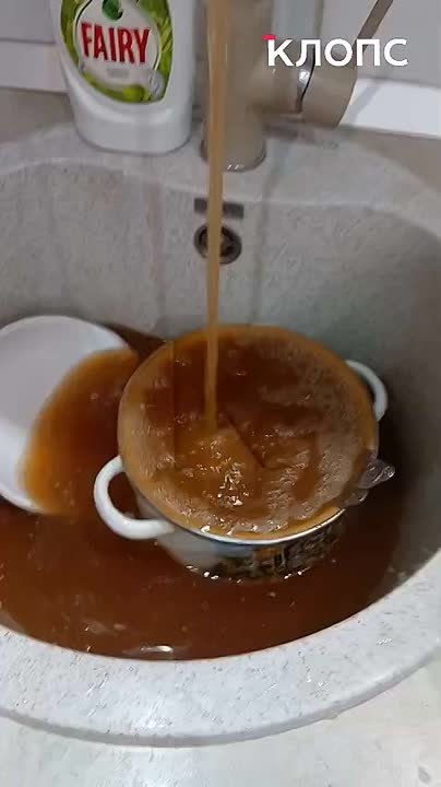 В Немане несколько дней из кранов идёт ржавая вода