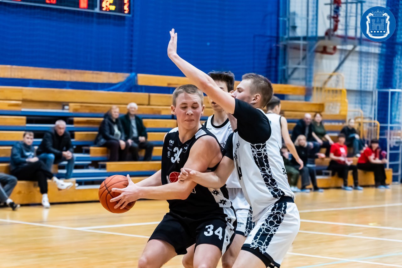 Сборная Калининградской области по баскетболу взяла золото на межрегиональном этапе Первенства России среди команд Северо-Западного федерального округа Сборная Калининградской области по баскетболу взяла золото на межрегиональном этапе Первенства России среди команд Северо-Западного федерального округа