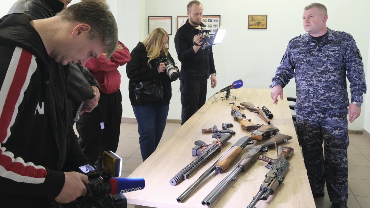 В Калининграде состоялась пресс-конференция начальника Центра лицензионно-разрешительной работы регионального Управления Росгвардии