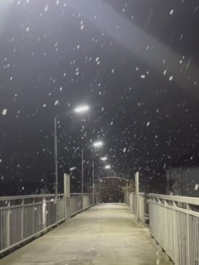 Прямо сейчас в Калининграде и области идёт первый снег!