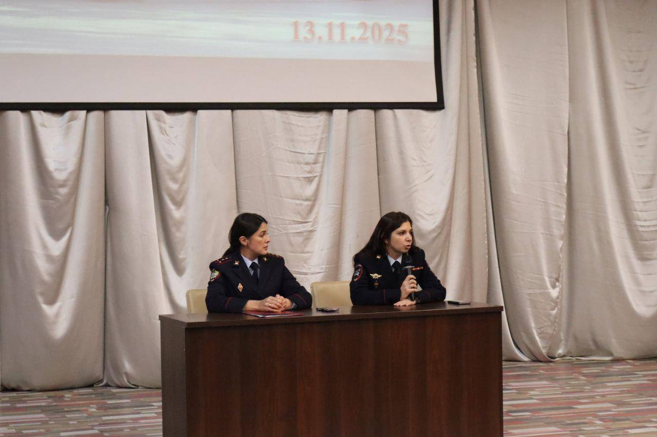 В преддверии Всемирного дня памяти жертв дорожно-транспортных происшествий сотрудники региональной Госавтоинспекции провели для курсантов и педагогического состава Калининградского филиала Санкт-Петербургского университета...