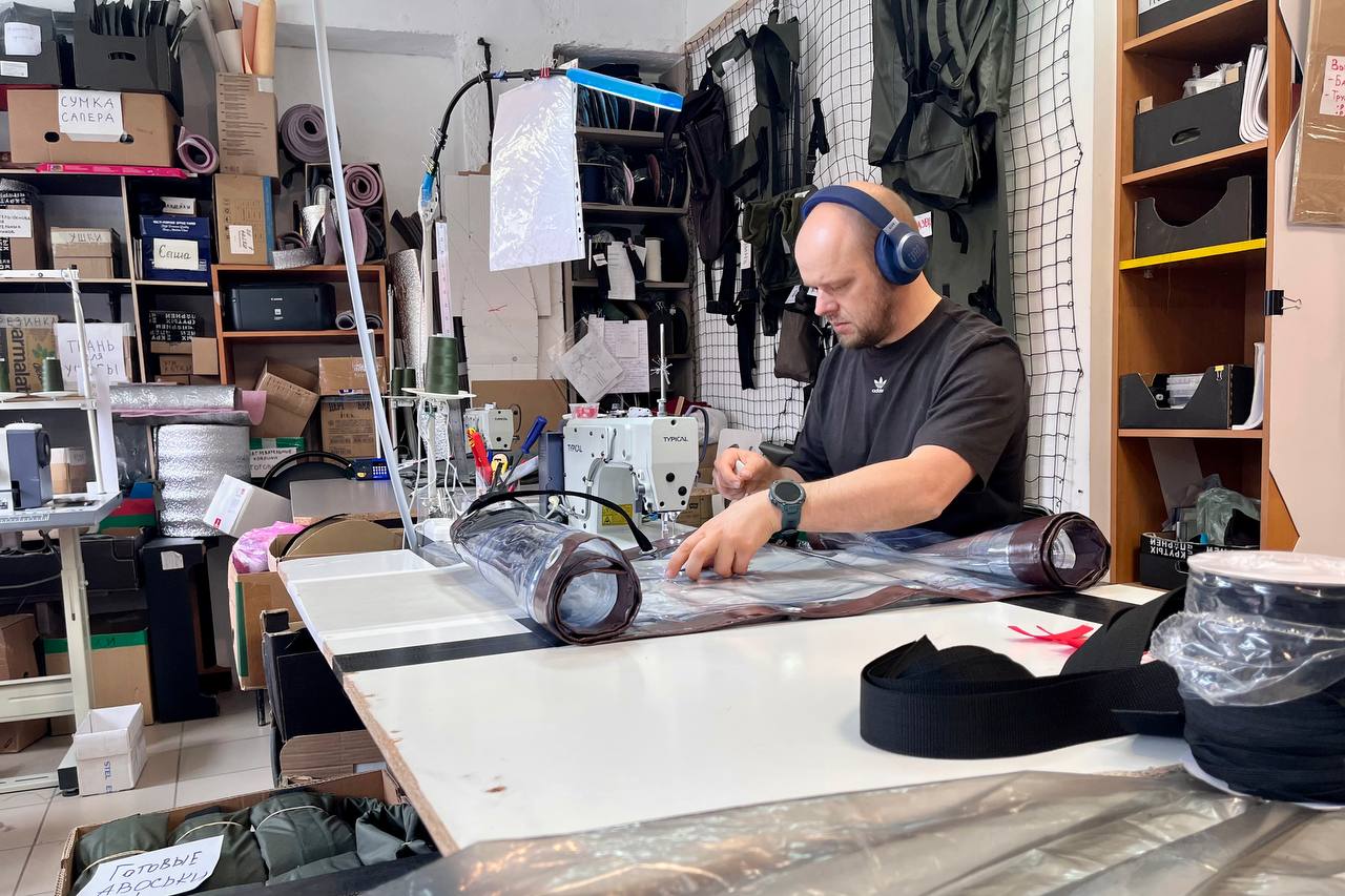 Волонтеры Калининграда готовят новую партию снаряжения для фронта Волонтеры Калининграда готовят новую партию снаряжения для фронта