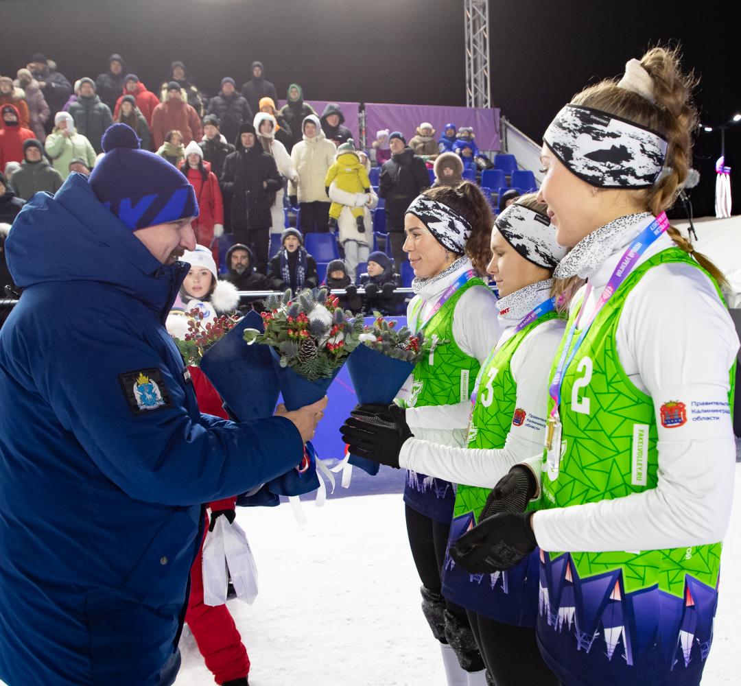 Волейболистки калининградского «Локомотива-СШОР по ИВС» стали победительницами первого этапа чемпионата России по волейболу на снегу, который прошел в Новом Уренгое Волейболистки калининградского «Локомотива-СШОР по ИВС» стали победительницами первого этапа чемпионата России по волейболу на снегу, который прошел в Новом Уренгое