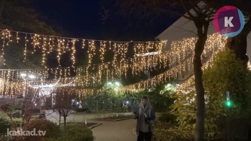 Города Калининградской области начали украшать к Новому году