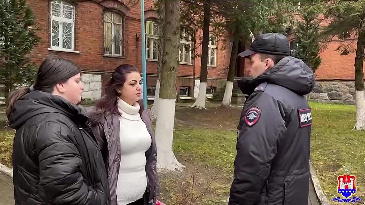 Сегодня профессиональный праздник отмечают участковые уполномоченные полиции!