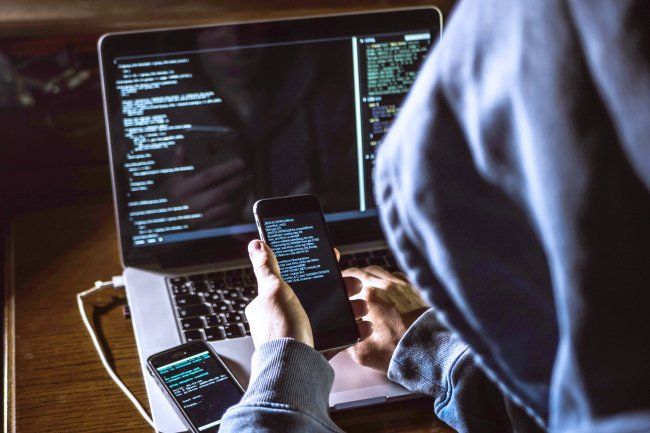 С начала действия "периода охлаждения" для SIM-карт мошенники стали использовать новую схему, выходя на связь с абонентом раньше, чем оператор