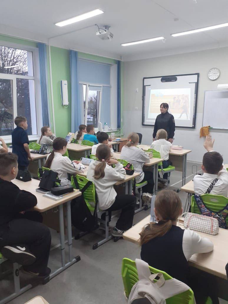 Во Всемирный день памяти жертв дорожно-транспортных происшествий, отмечающийся ежегодно в третье воскресенье ноября, сотрудники Госавтоинспекции Калининградской области провели различные мероприятия, направленные на... Во Всемирный день памяти жертв дорожно-транспортных происшествий, отмечающийся ежегодно в третье воскресенье ноября, сотрудники Госавтоинспекции Калининградской области провели различные мероприятия, направленные на...