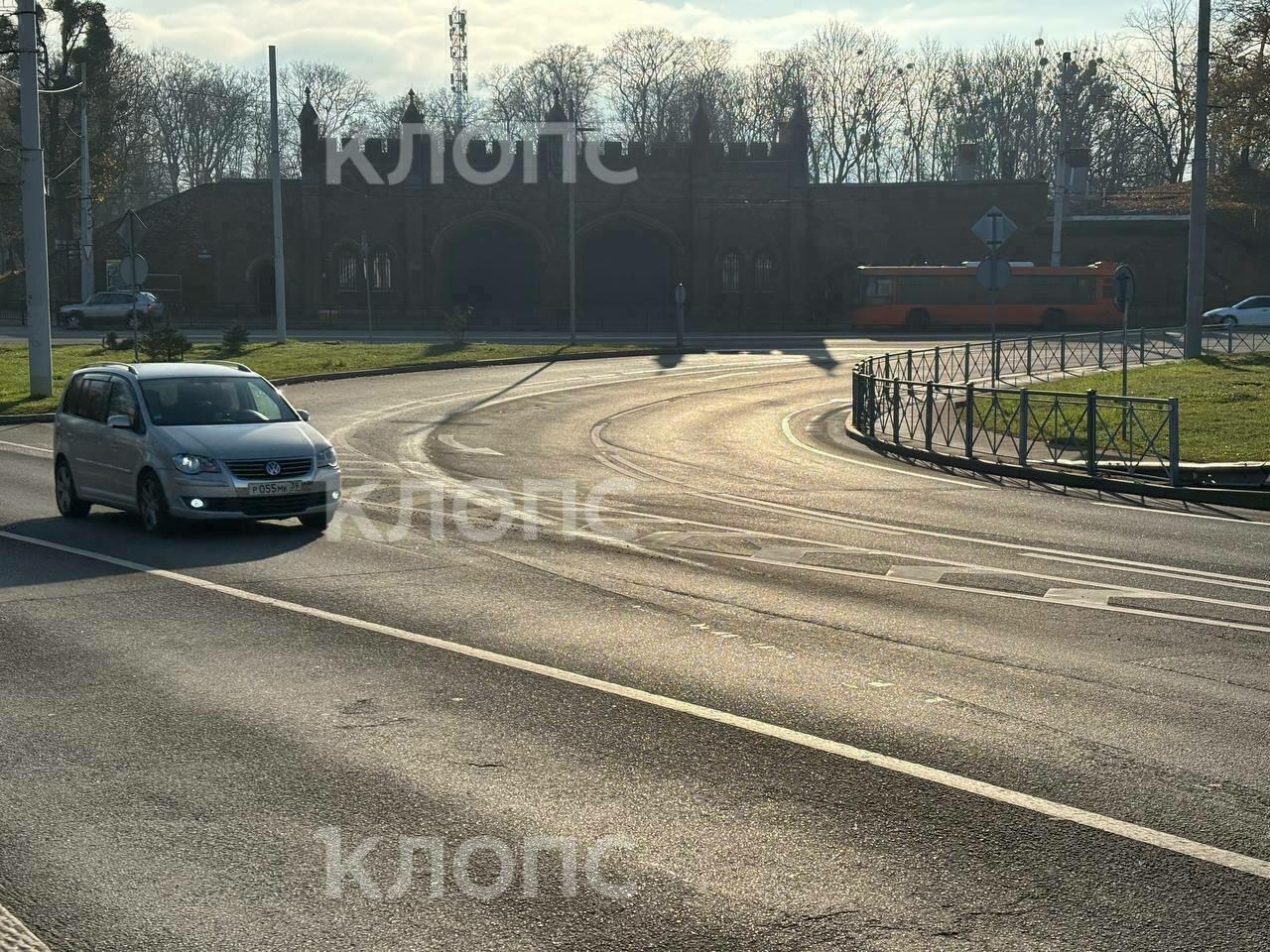 В Калининграде сузили въезд на вторую эстакаду с проспекта Калинина В Калининграде сузили въезд на вторую эстакаду с проспекта Калинина