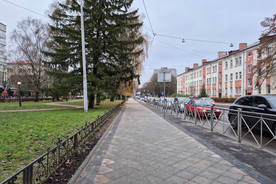 В Калининграде завершили ремонт тротуара на улице Карла Маркса