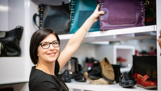 Придется выбросить через месяц: никогда не покупайте сумки с этими изъянами