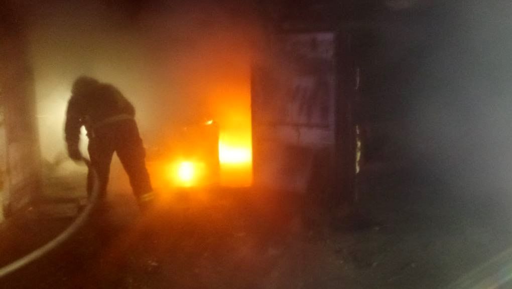 В Калининграде мужчина спасал свою «Шкоду» до сильных ожогов