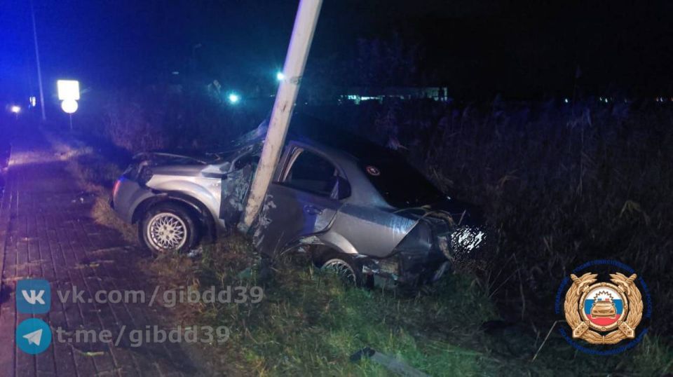 Наезд на препятствие. По оперативной информации, сегодня 18.11.2025 в 02:50 на 9 км 300 метров автодороги «Калининград - Мамоново» Гурьевского района, водитель, управляя легковым автомобилем, допустил наезд на препятствие...