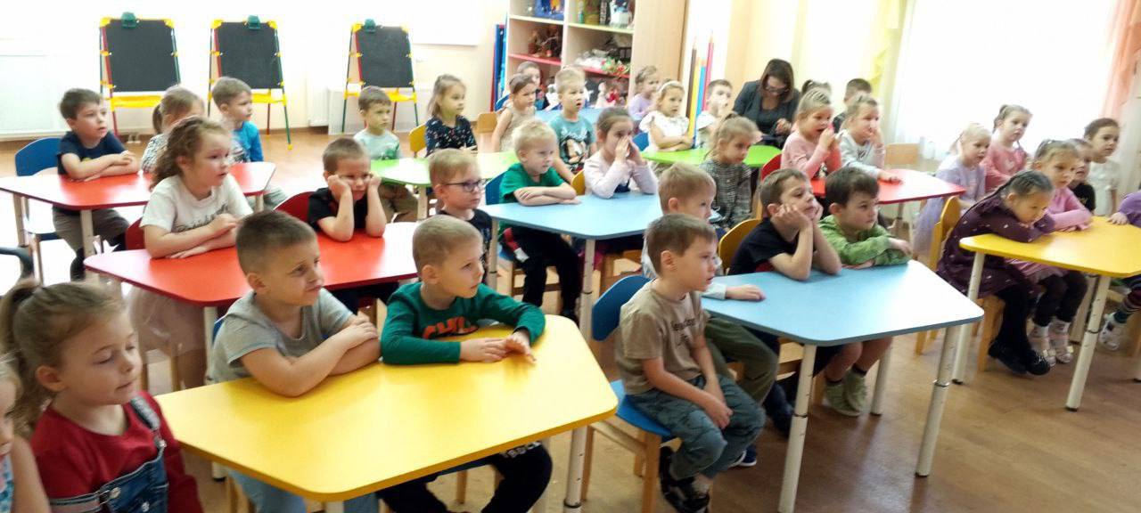 Сотрудники отделения Госавтоинспекции ОМВД России «Балтийское» провели занятие в детском саду №1 г.Балтийска и напомнили детям Правила дорожного движения Сотрудники отделения Госавтоинспекции ОМВД России «Балтийское» провели занятие в детском саду №1 г.Балтийска и напомнили детям Правила дорожного движения