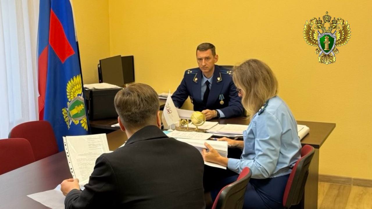 Заместитель прокурора Калининградской области Василий Безденежный провел личный прием граждан в прокуратуре Центрального района города Калининграда Заместитель прокурора Калининградской области Василий Безденежный провел личный прием граждан в прокуратуре Центрального района города Калининграда