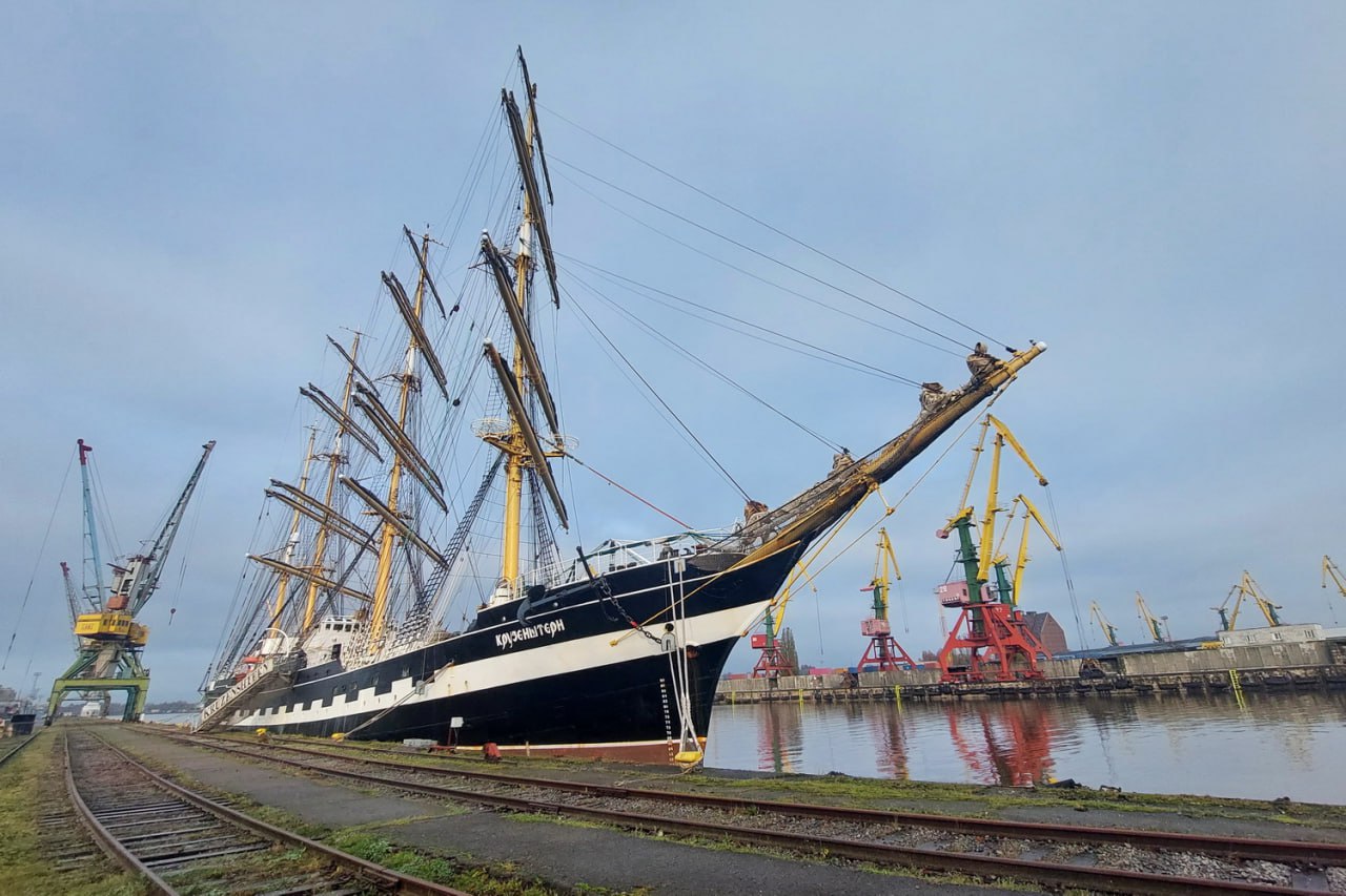Барк «Крузенштерн» завершил навигацию 2025 года