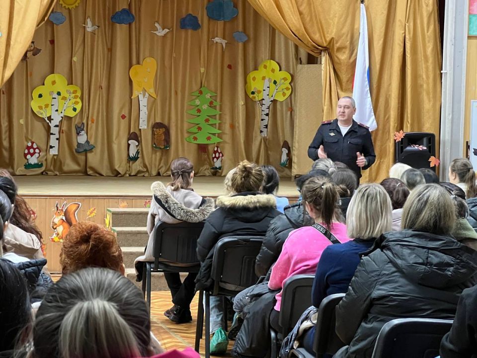 В МАОУ «Лицей №10» города Советска состоялась важная встреча, организованная сотрудниками Госавтоинспекции для родителей учеников начальных классов