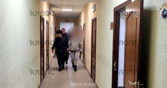 Приняла роды у дочери и задушила младенца: в Калининградской области арестовали женщину, убившую внука в 2016 году (видео)