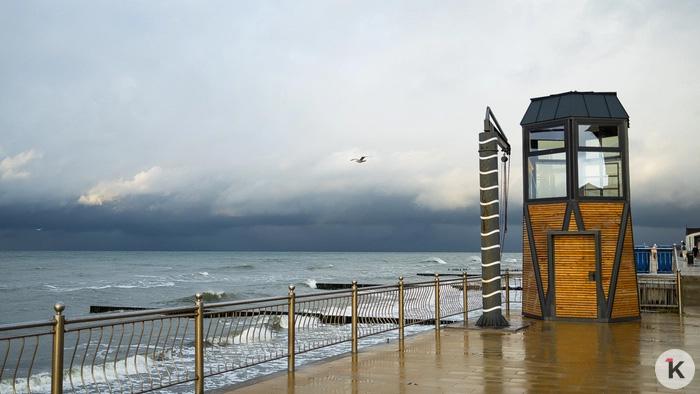 Лужи, стройка и лавочки-гиганты: как выглядит променад в Зеленоградске, который должны вот-вот открыть Лужи, стройка и лавочки-гиганты: как выглядит променад в Зеленоградске, который должны вот-вот открыть