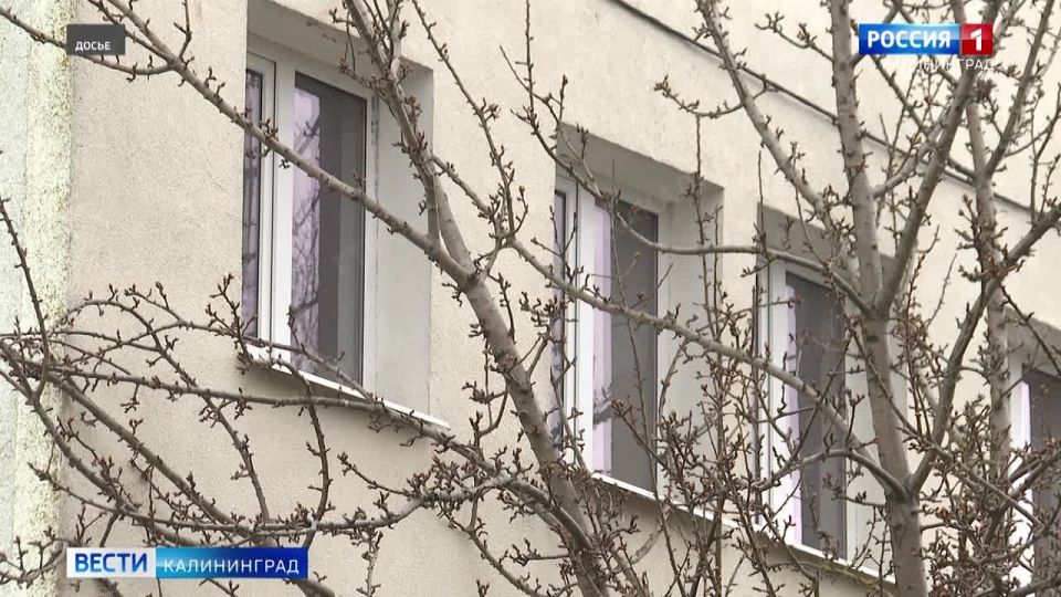 В Калининграде пять детских садов, две школы, главный корпус БФУ имени Канта, западный филиал РАНХиГС, поликлиника, районный суд и более ста жилых домов сегодня в течение дня будут без отопления и горячей воды