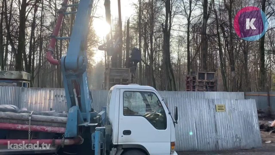 В Советске восстанавливают историческую арку на входе в парк со стороны улицы Матросова