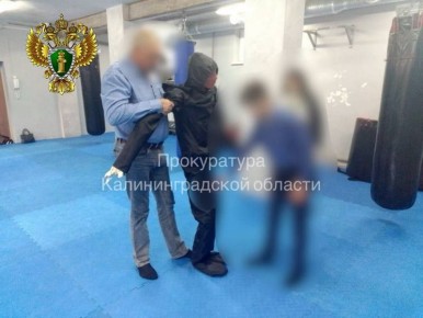 За своего тренера по карате ДЮСШ в Калининграде заплатила 100 тыс