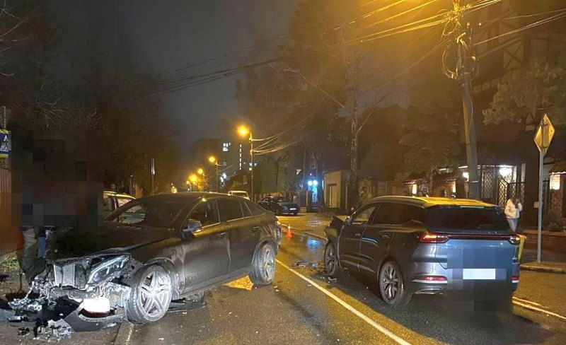 На Северной горе в столкновении трёх автомобилей ранен мужчина