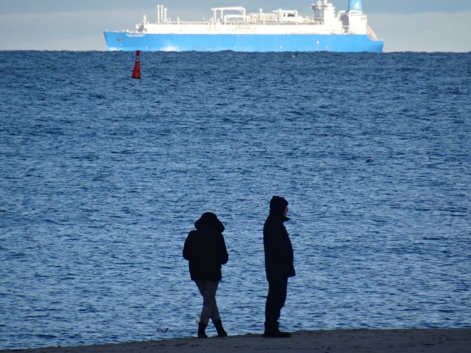 Фотография дня: пользуясь хорошей погодой , калининградцы выехали на море