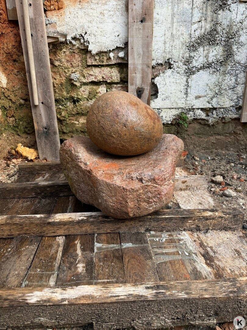 На древней зернотёрке из Рудау попробуют смолоть муку