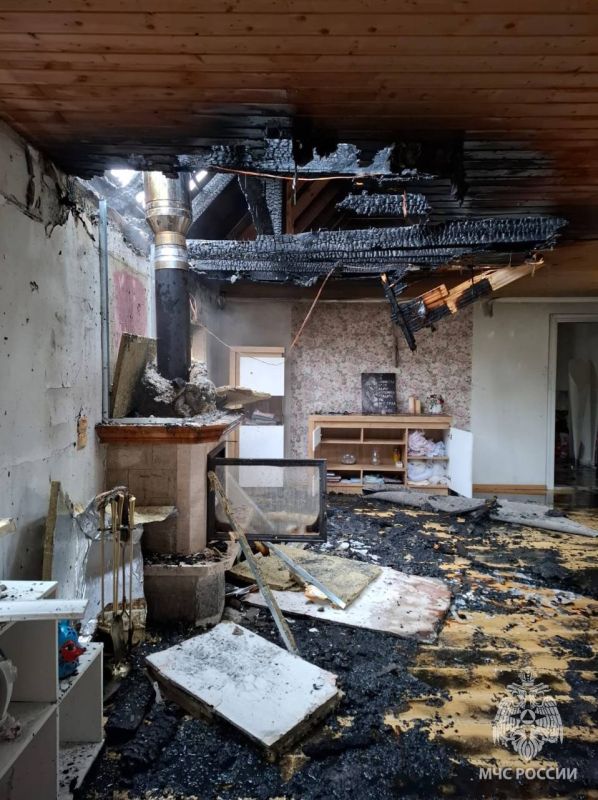 Сотрудники МЧС России потушили пожар в Гурьевском муниципальном округе