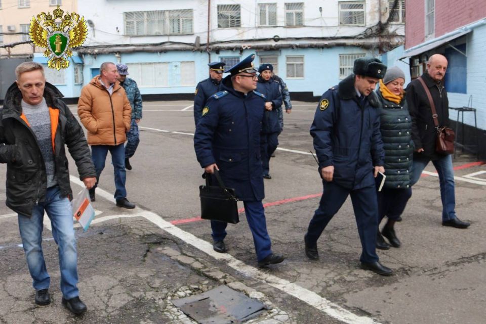 Прокуратура области с участием Общественной наблюдательной комиссии проверила условия содержания в исправительной колонии №9