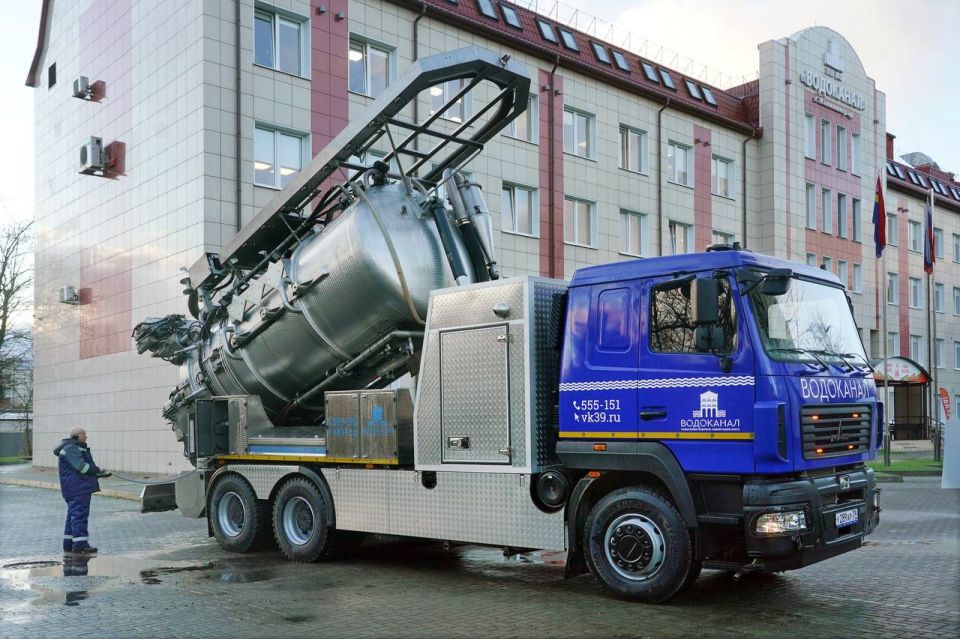 В Калининграде коммунальщикам работать поможет робот