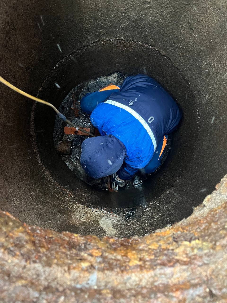 Зимы в наших краях хоть и мягкие, но «коварные» - периодически льют дожди, а температура скачет через «ноль», что может приводить к образованию льда