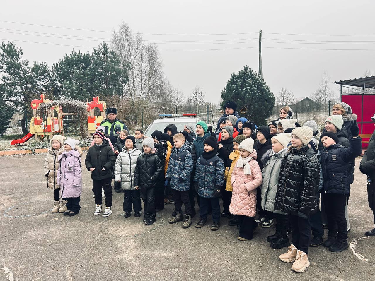 Сотрудники отделения Госавтоинспекции МО МВД России «Багратионовский» провели профилактическую беседу для учащихся 1-4 классов «Школа-детский сад п. Партизанское» Сотрудники отделения Госавтоинспекции МО МВД России «Багратионовский» провели профилактическую беседу для учащихся 1-4 классов «Школа-детский сад п. Партизанское»