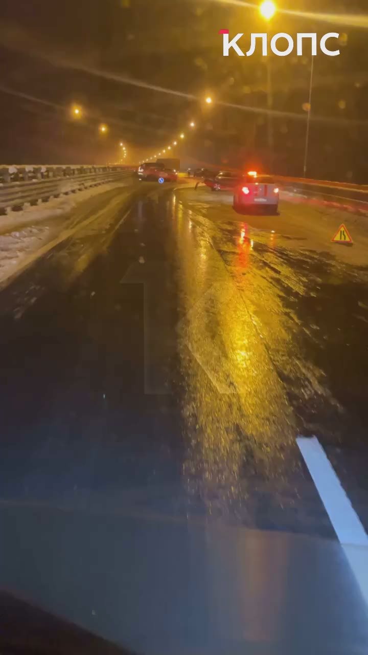 На мосту через Дейму под Гвардейском столкнулись 7 автомобилей